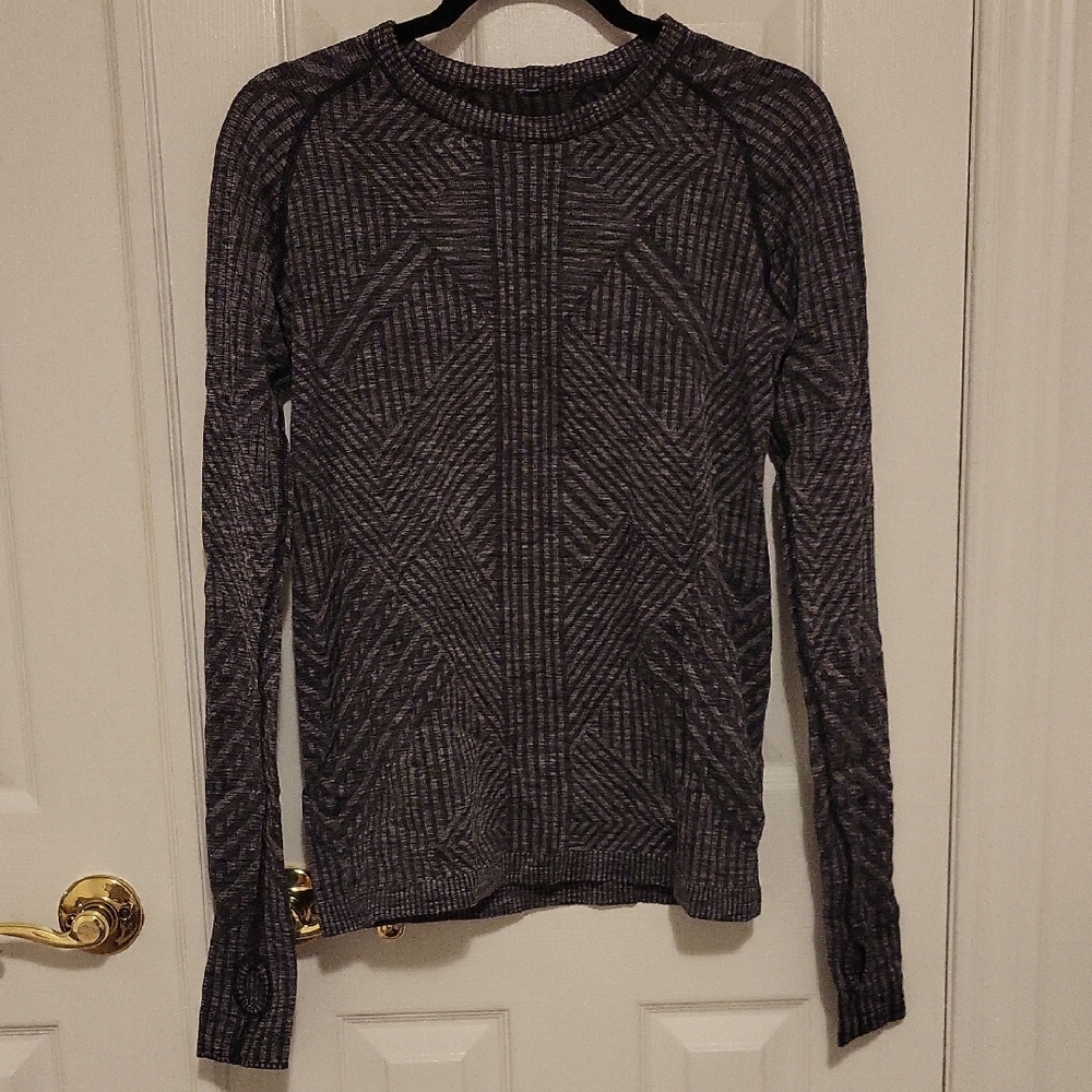 LULULEMON Gray long sleeve top